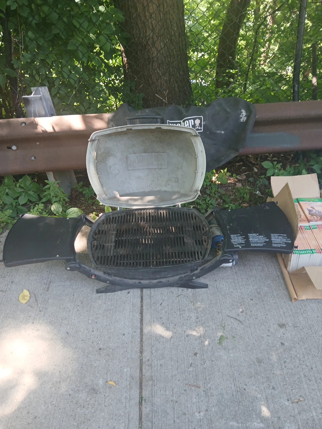 Weber Portable Grill Q200 - photo 2