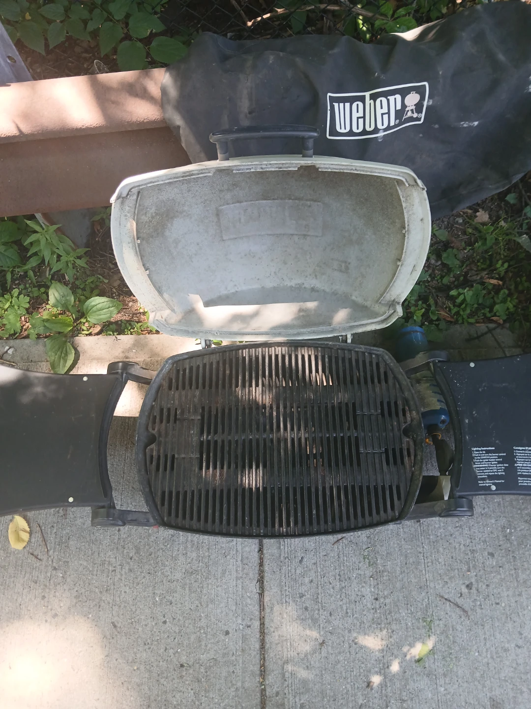 Weber Portable Grill Q200 - photo 3