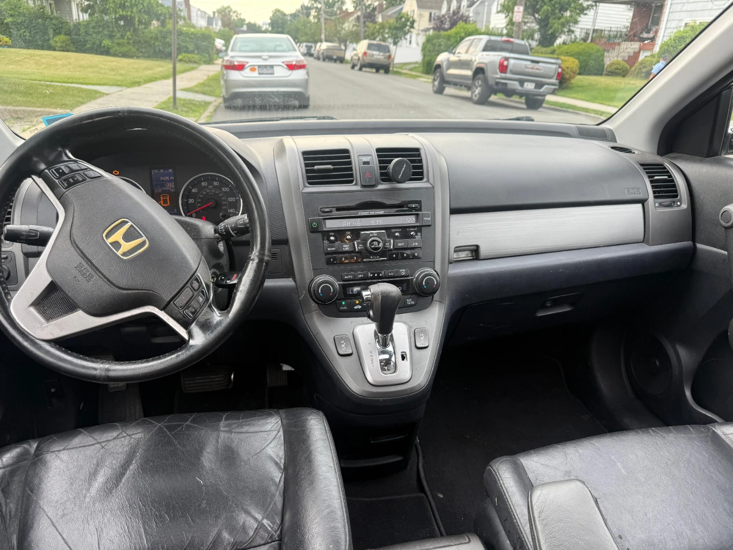 Black Honda CR-V SUV - photo 3