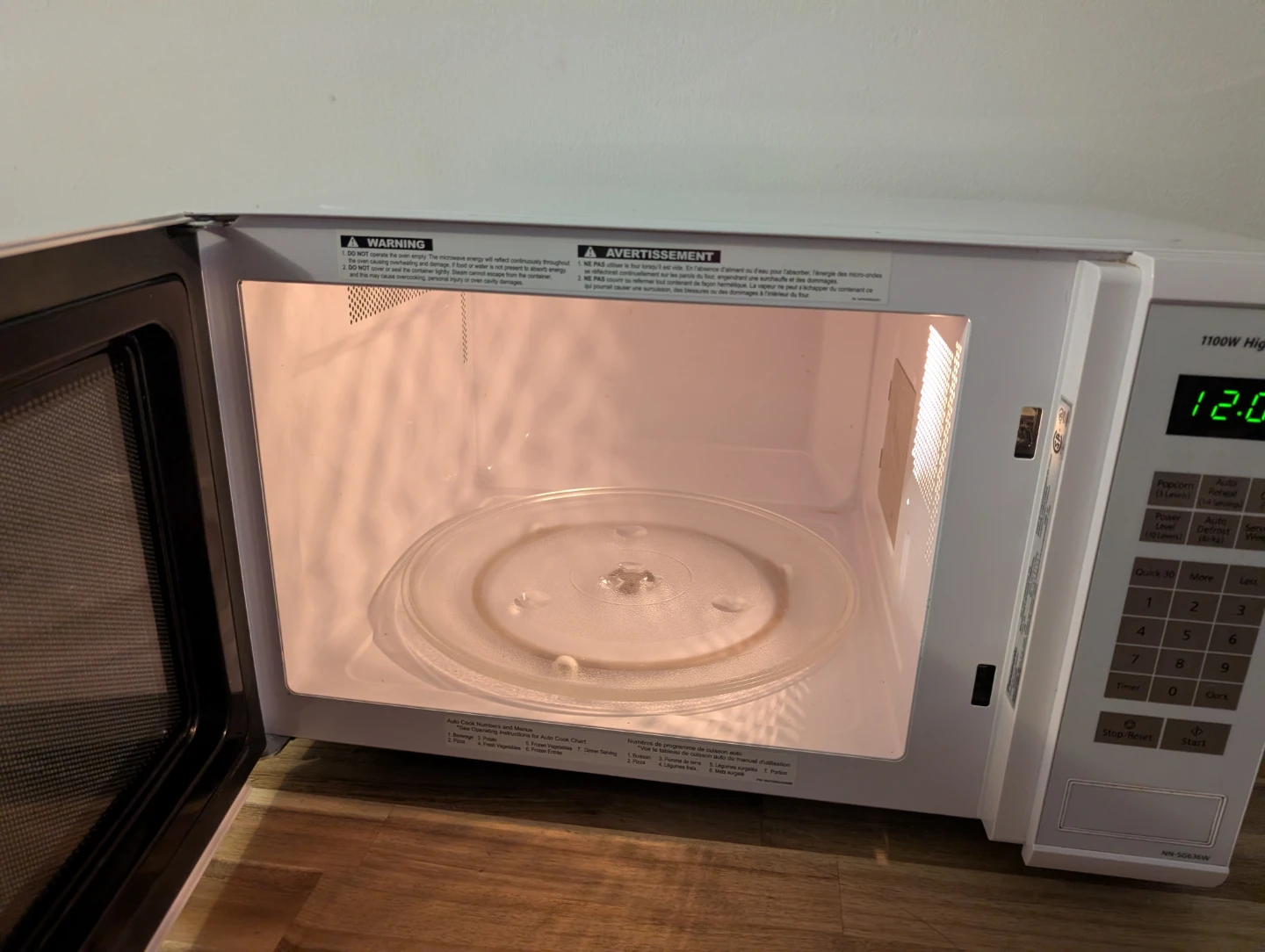Panasonic Microwave Oven - photo 2