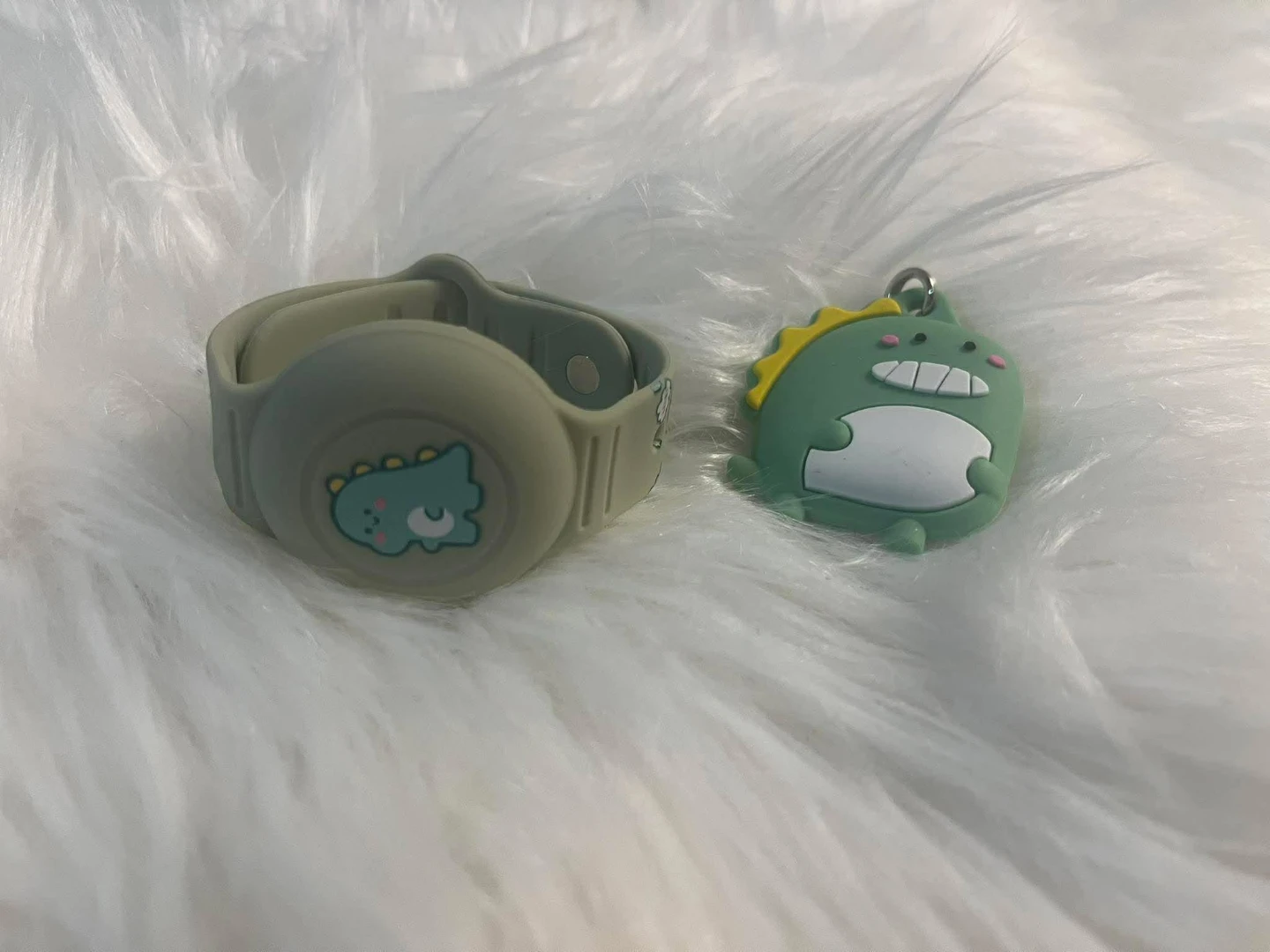 Kids Dinosaur AirTag Wristband and Charm Set