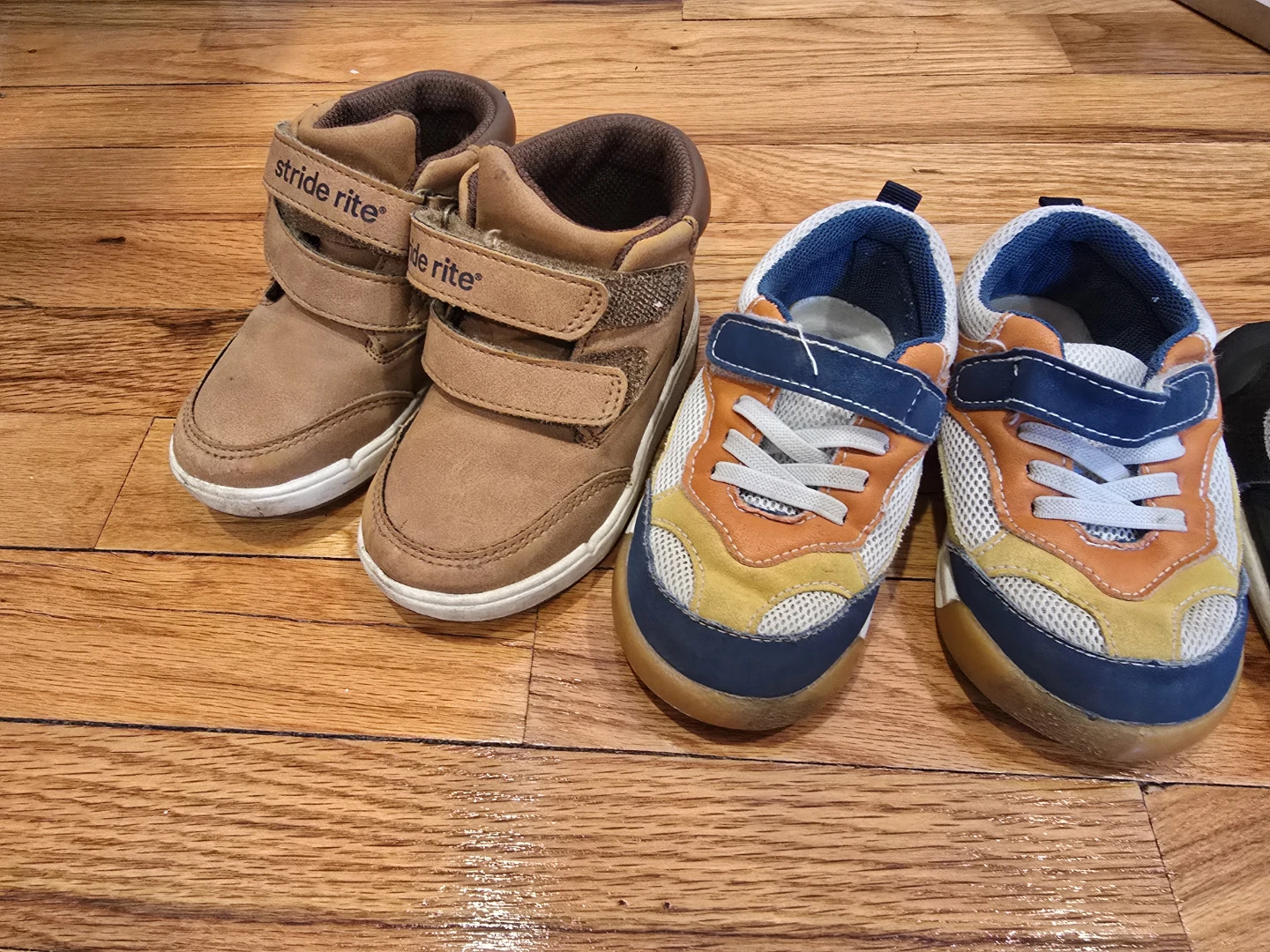 Kids Boots and Sandals Bundle! Toddler size 7. - photo 4