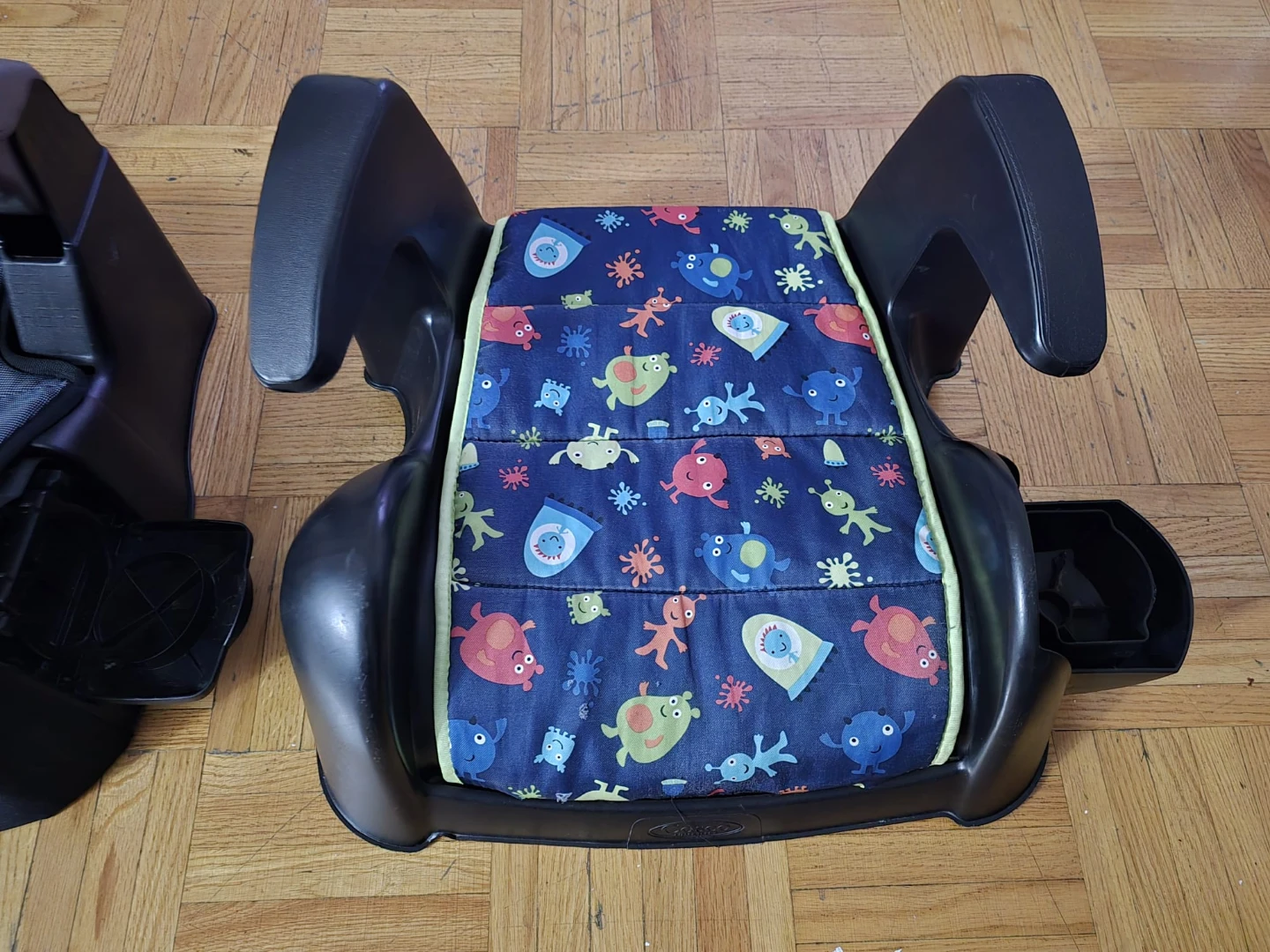 Evenflo & Graco Booster Car Seats. Each $20 - photo 5
