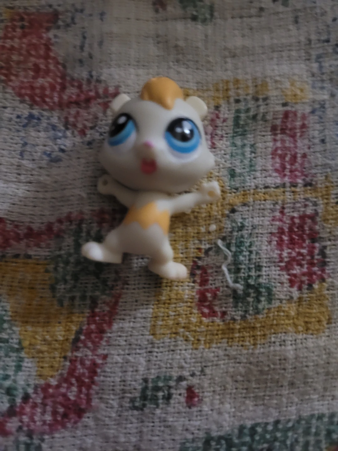 Hasbro Littlest Pet Shop Chomper McConnell (#3707) figure.