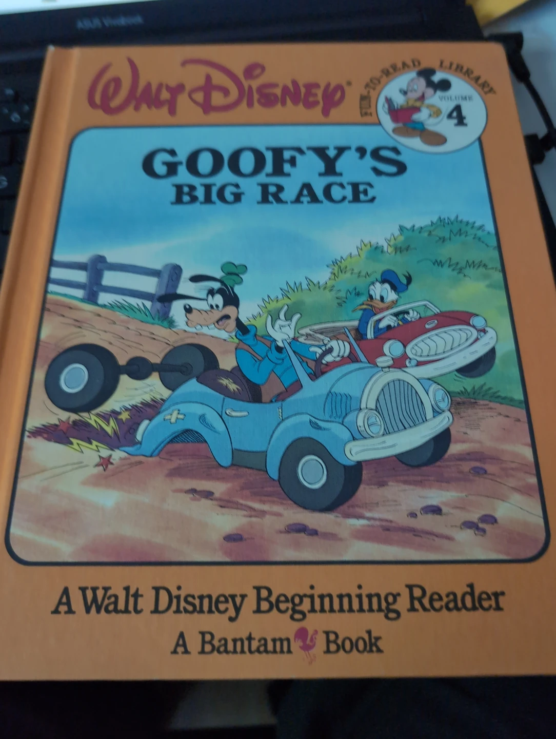 Walt Disney Goofy's Big Race Fun-to-Read Library Volume 4 Book