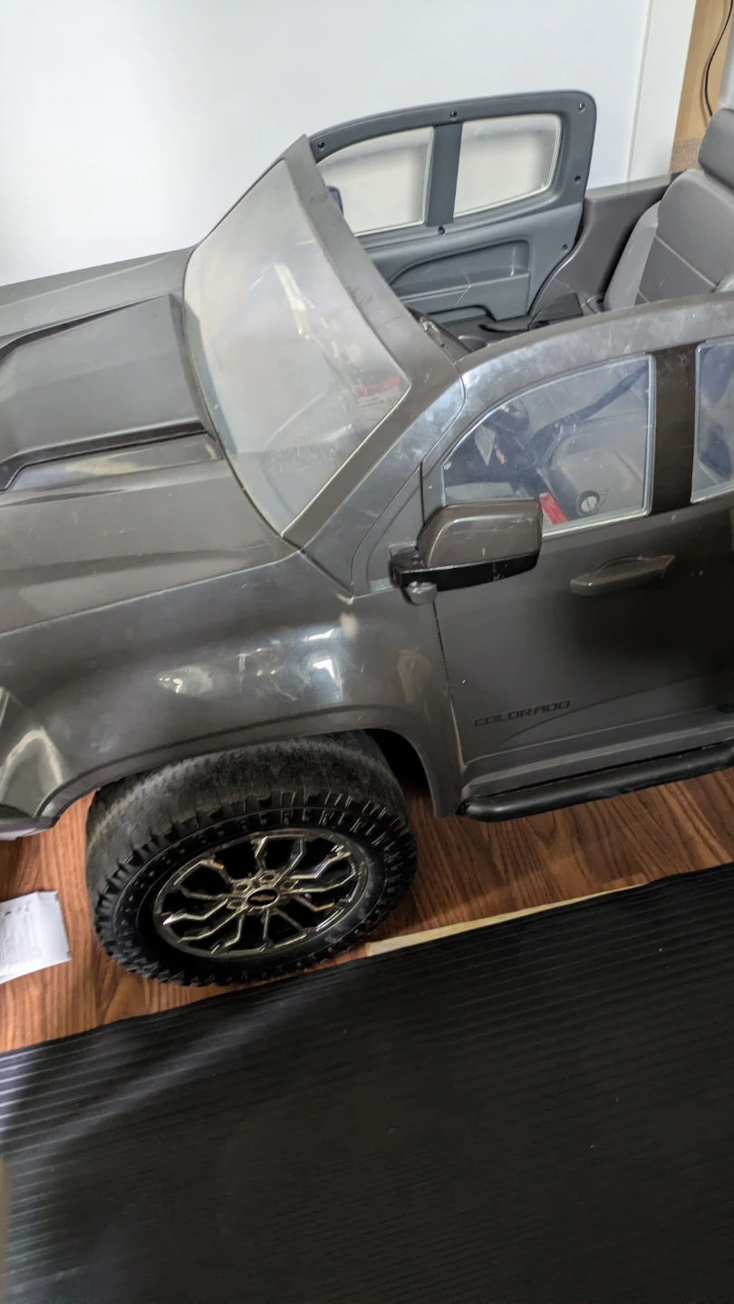 Chevrolet Colorado Ride-On Toy Truck
