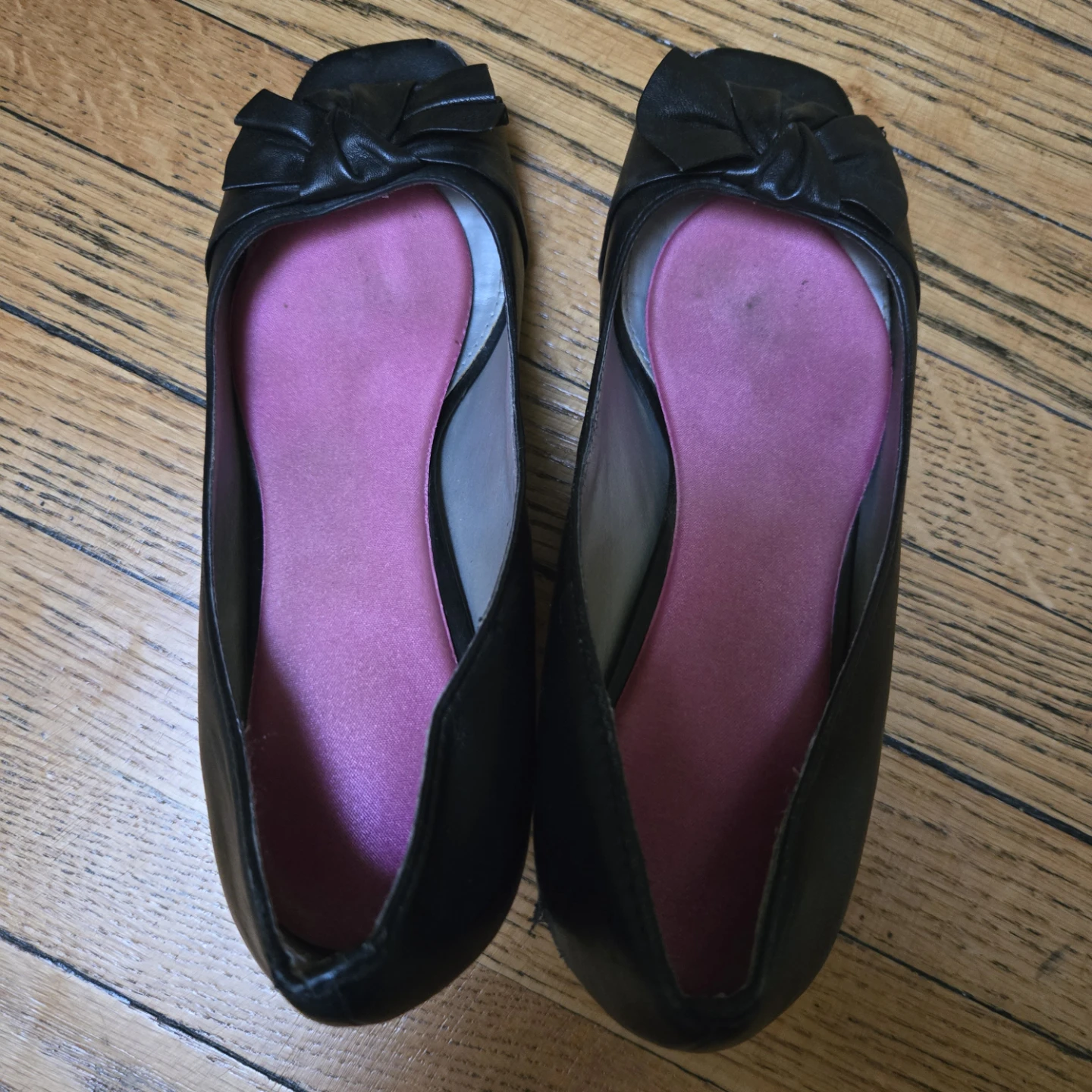 Black Peep-Toe Heels with Bow Accent - photo 3