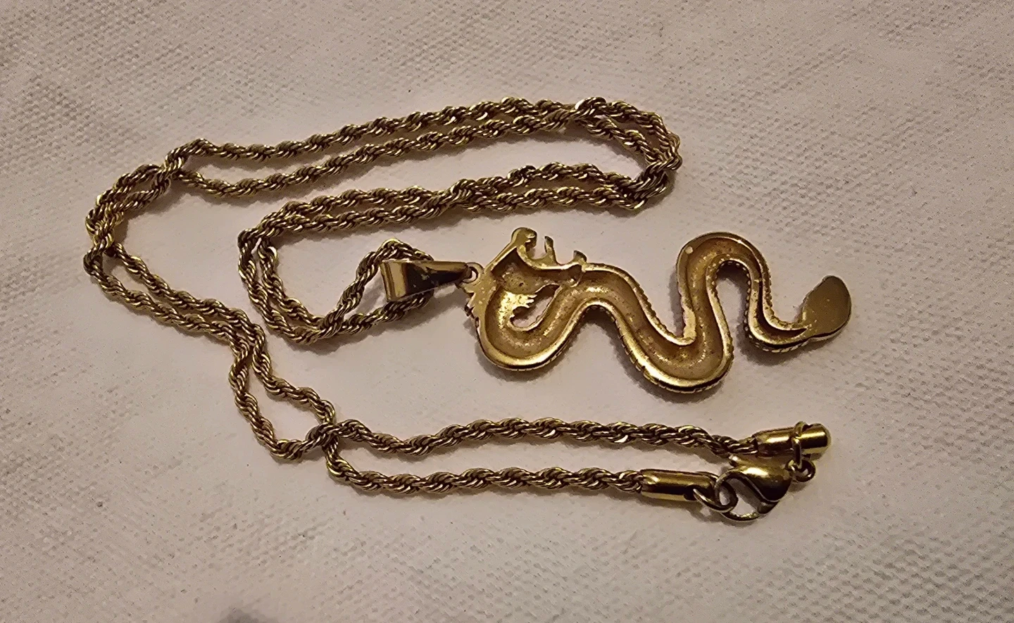 Gold-tone Dragon Pendant Necklace Non Tarnishing.Proven. - photo 2