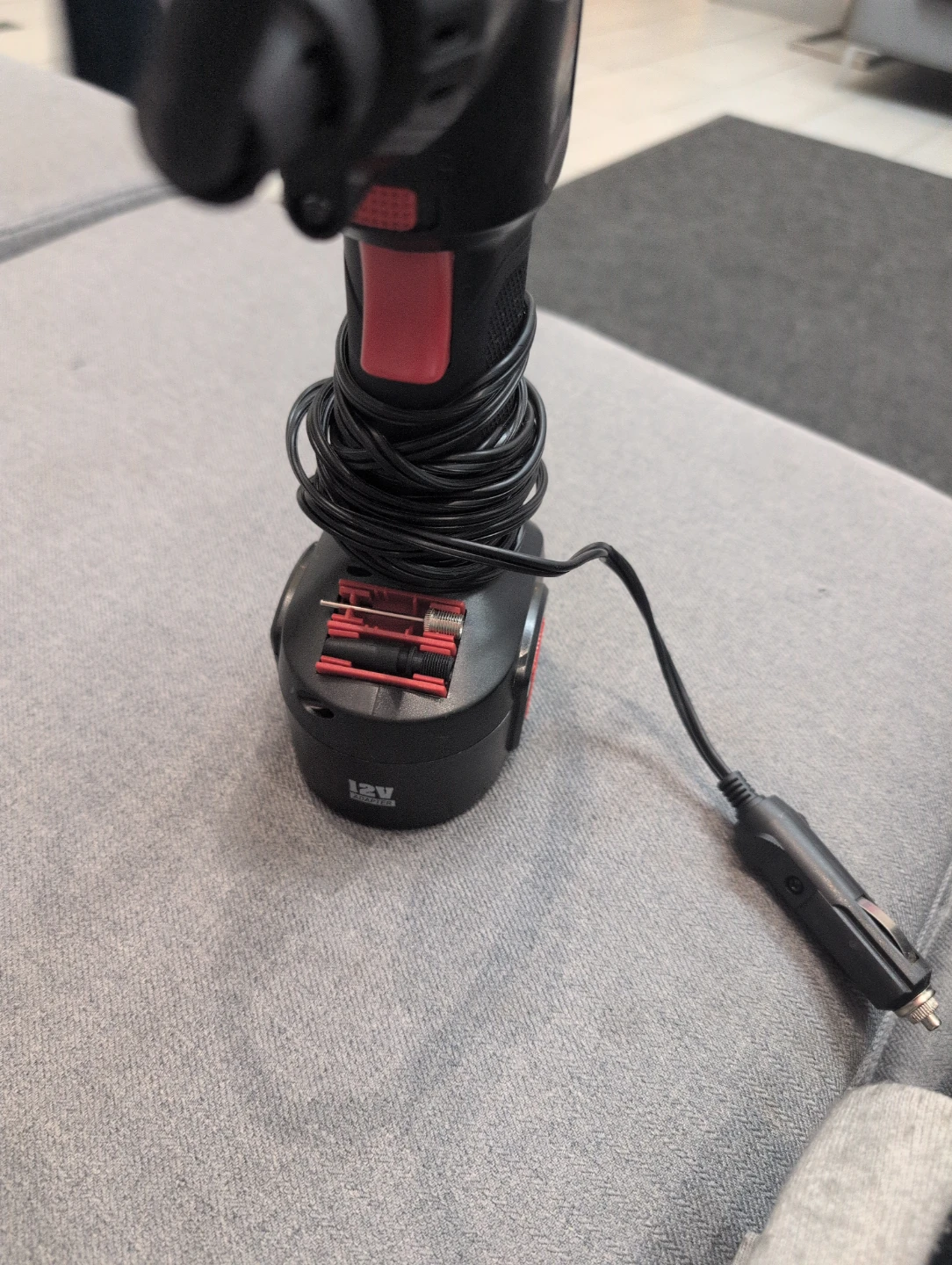 EMSON 12V Air Hawk Pro Air Compressor - photo 2