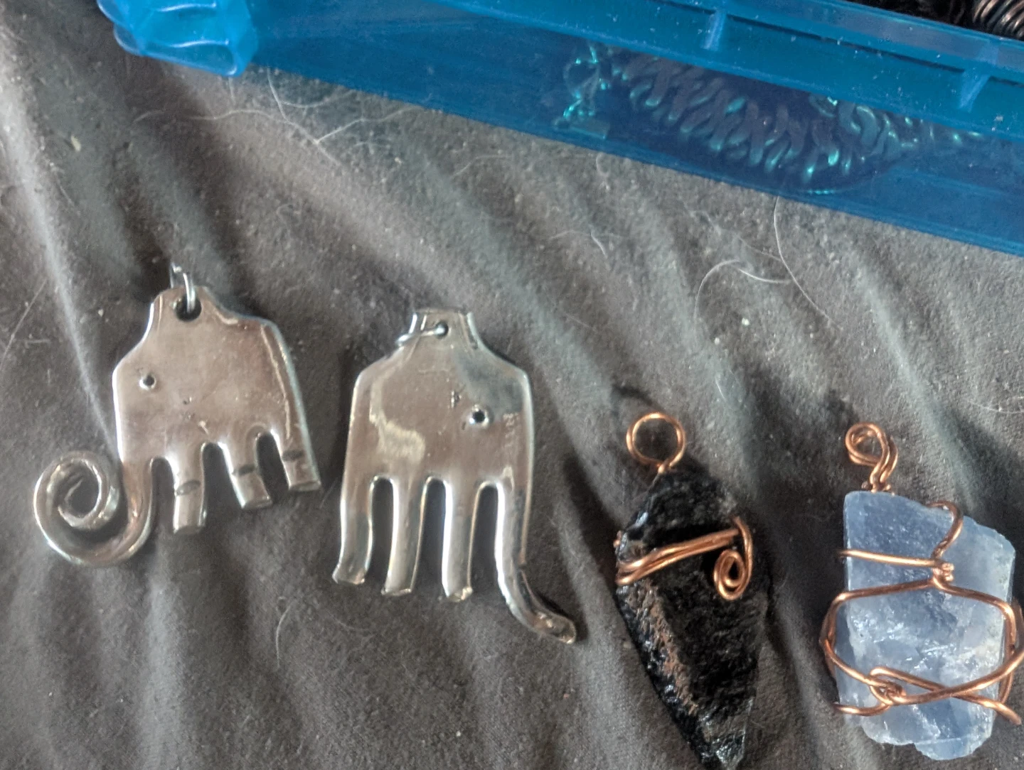 Handmade Copper Wire Bracelets and Pendants - photo 5