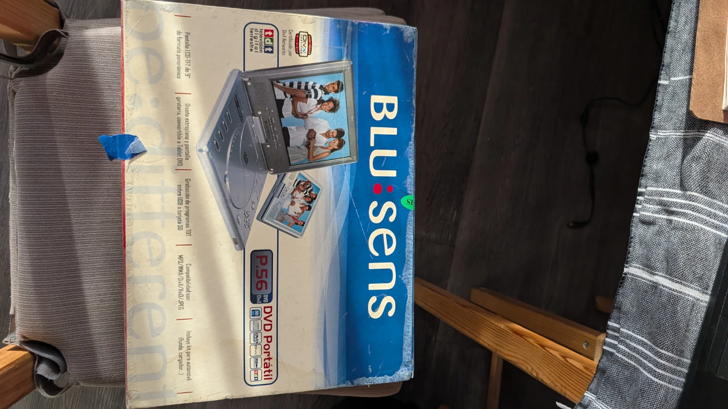 Blu:sens P56 Portable DVD Player with Accessories - photo 3