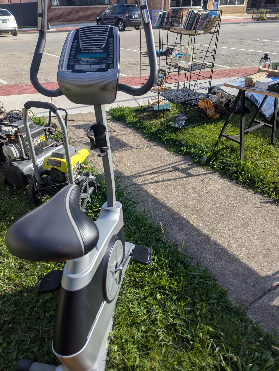 HealthRider Exercise Bike - photo 2