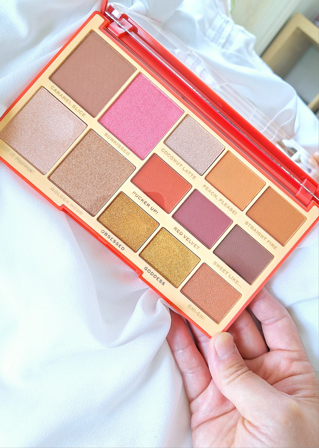 Makeup Revolution x Rachel Leary Goddess-On-The-Go Palette - photo 2
