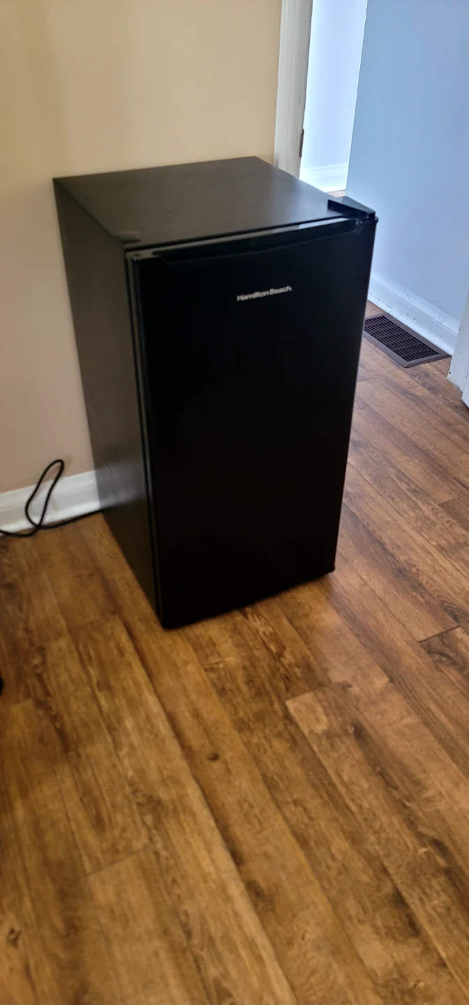Hamilton Beach Mini Fridge