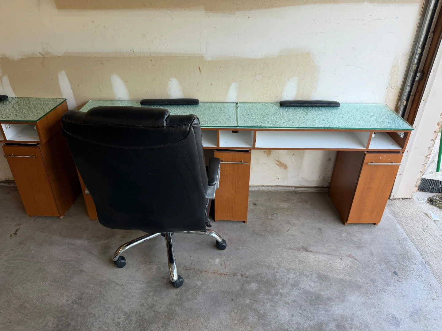 4 Double Manicure Tables With 4 Chairs, For 8 people - photo 5