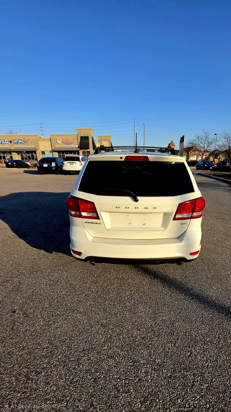 White Dodge Journey SUV - photo 2
