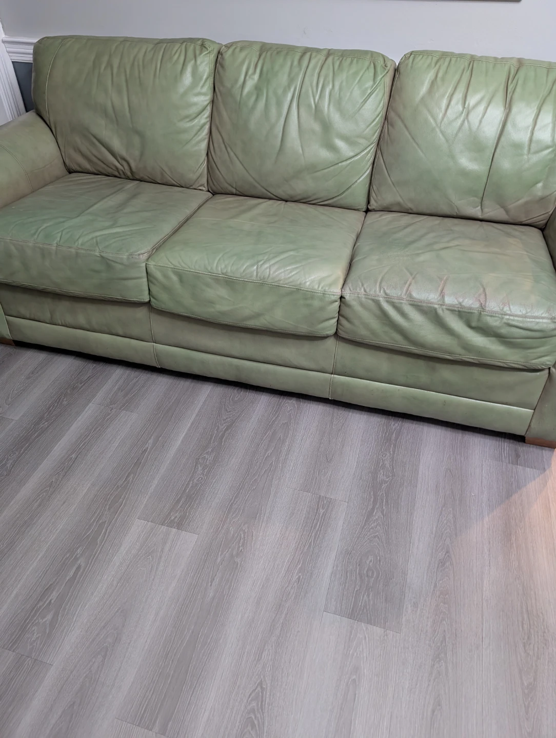 Light Green Leather Sofa - photo 3