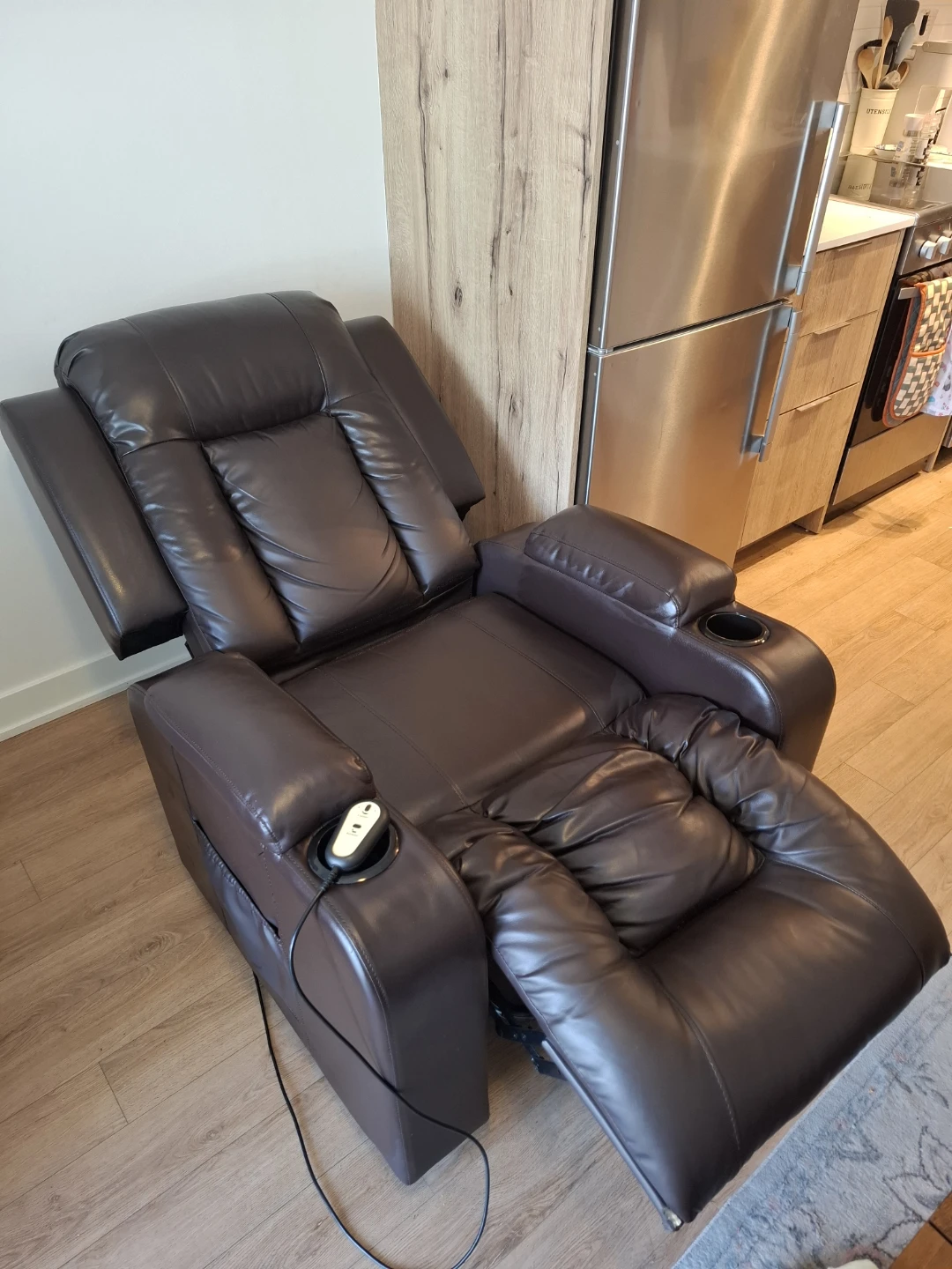 Electric Brown Recliner - photo 3