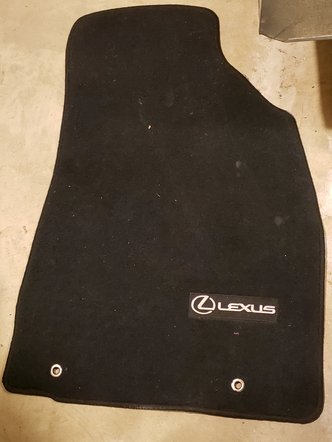 Lexus RX 350 Floor Mats - FREE to a good home - photo 3