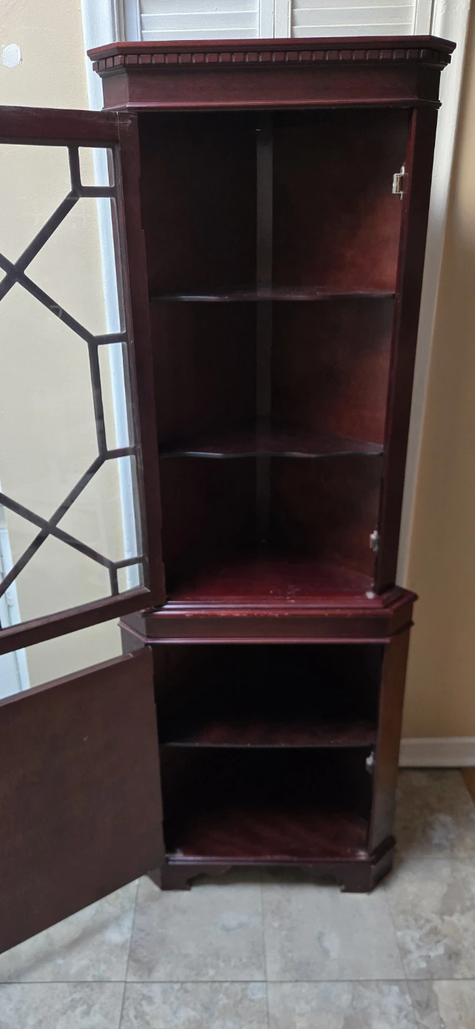 Vintage Curio Cabinet - photo 3