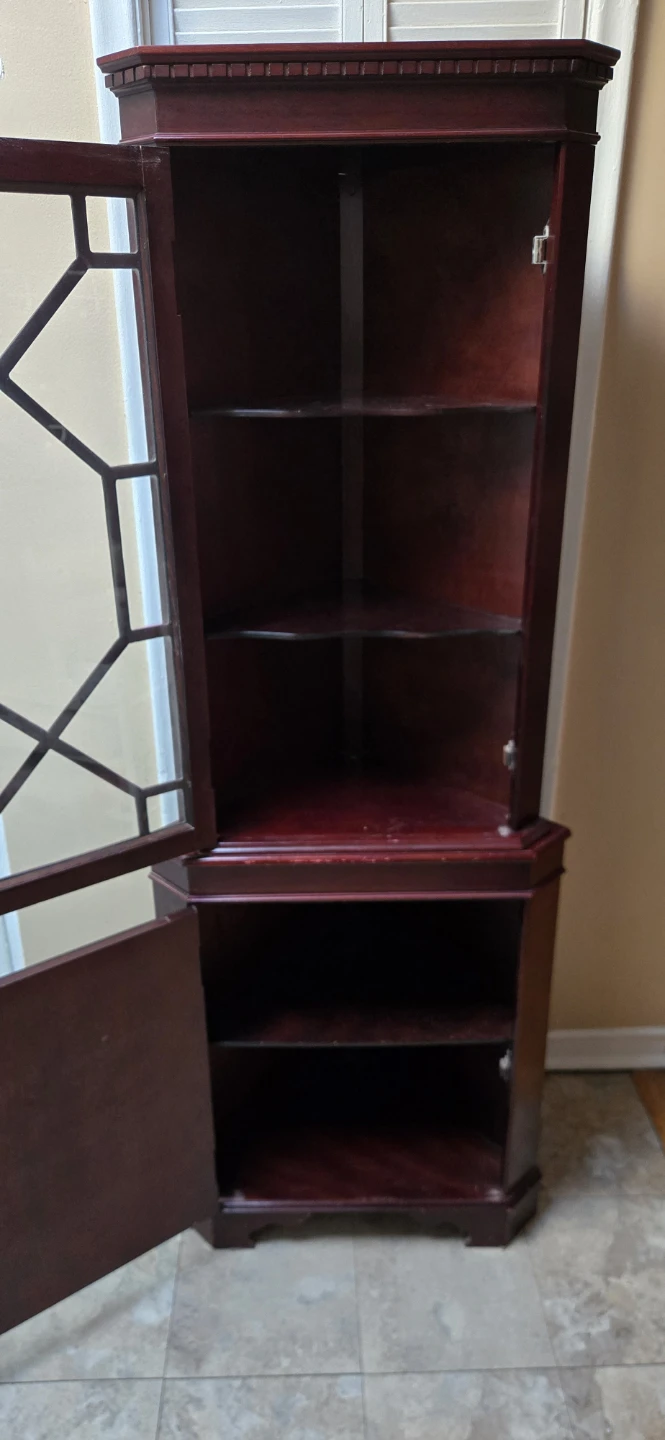 Vintage Curio Cabinet - photo 4