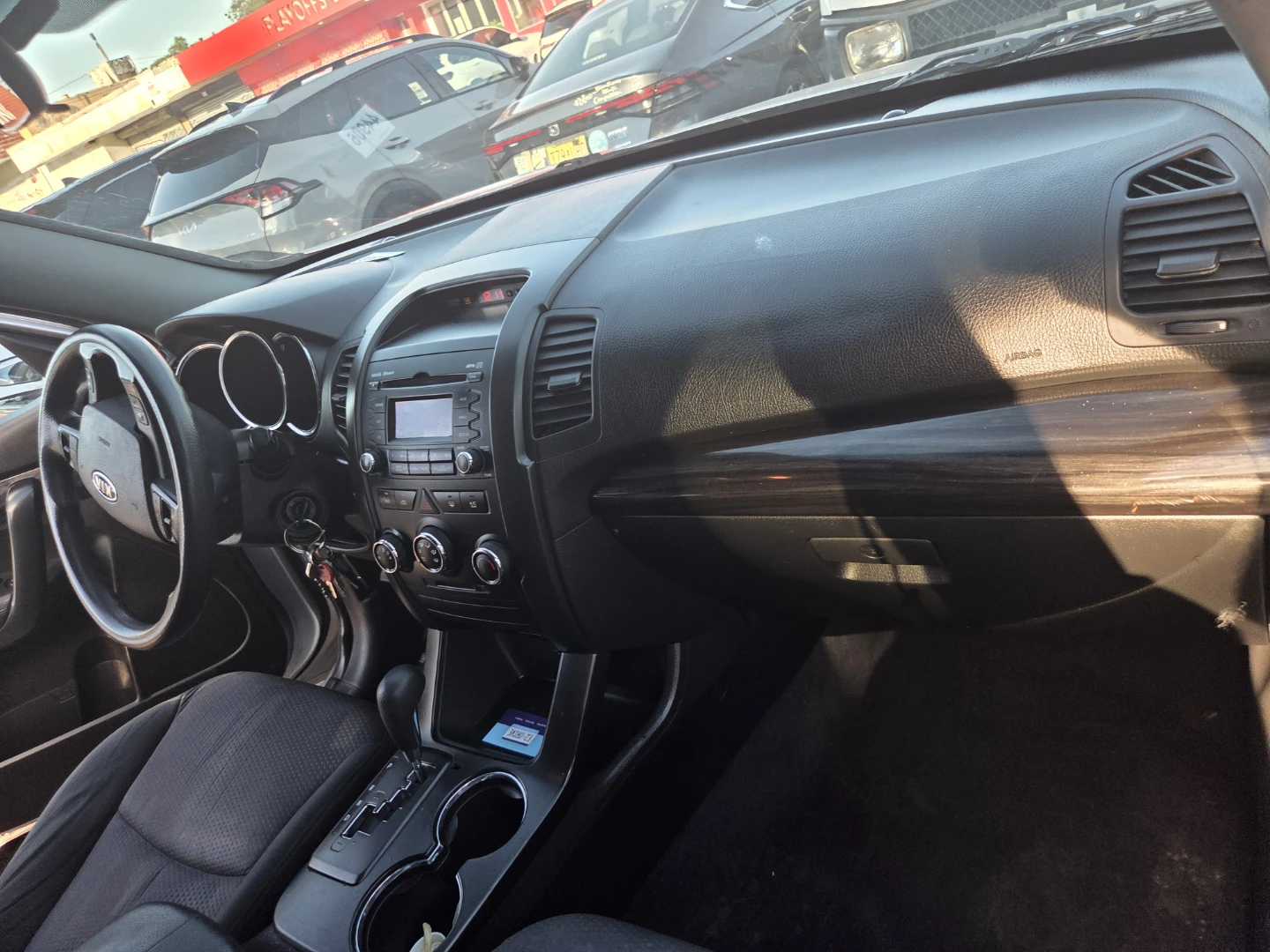 Silver Kia Sorento SUV - photo 4