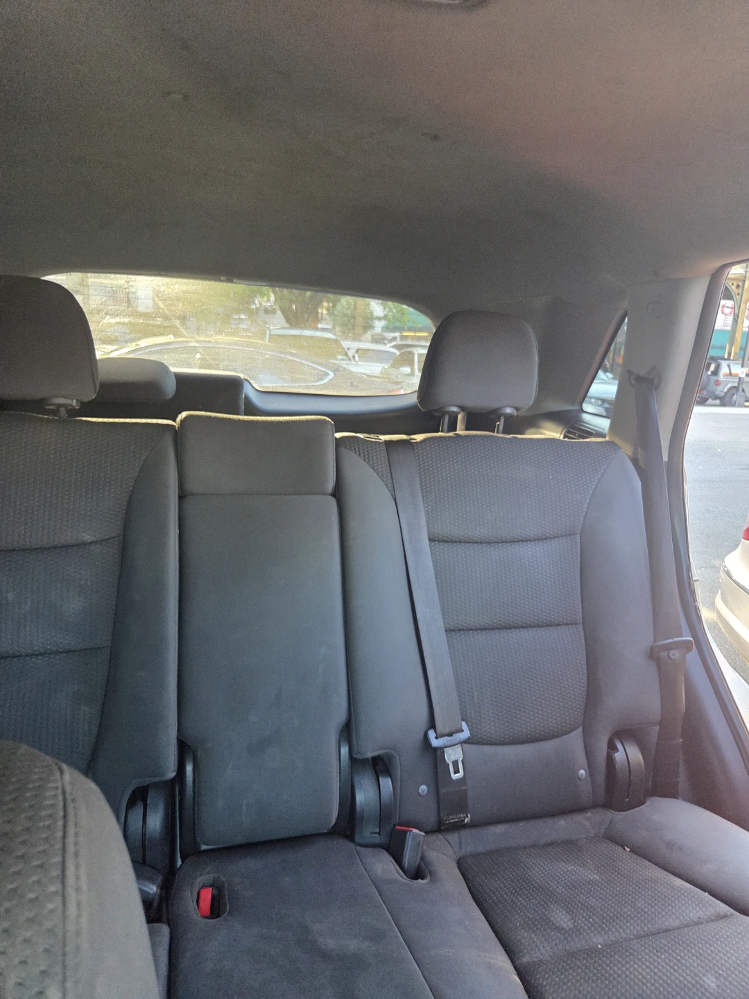 Silver Kia Sorento SUV - photo 5