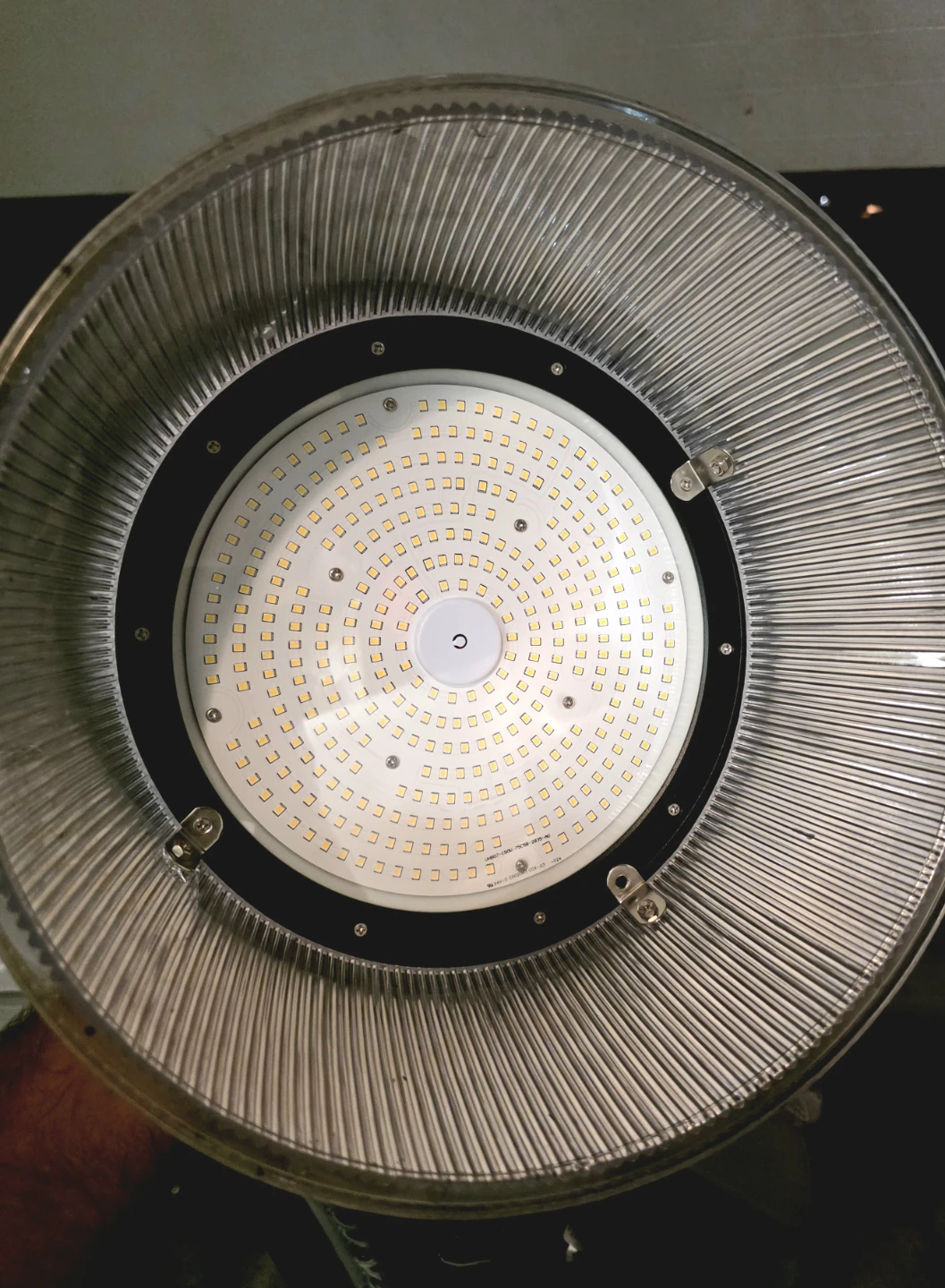 Votatec Multi-Voltage UFO High Bay Light - photo 2