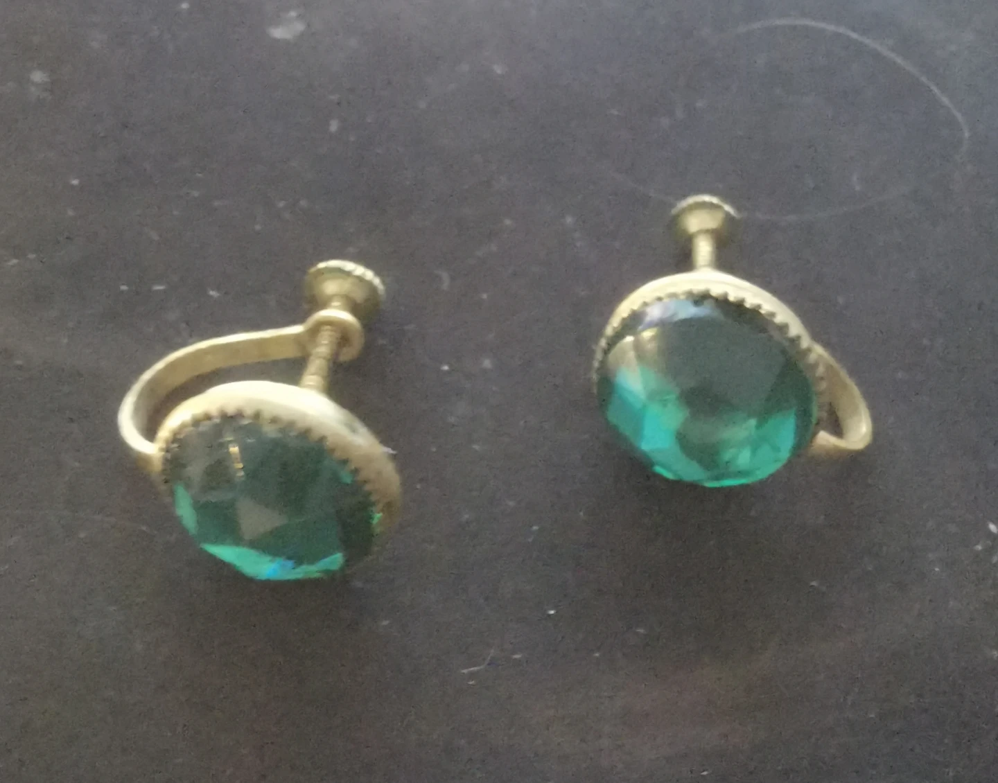 Vintage Green Gemstone & Red Earrings Set - photo 3