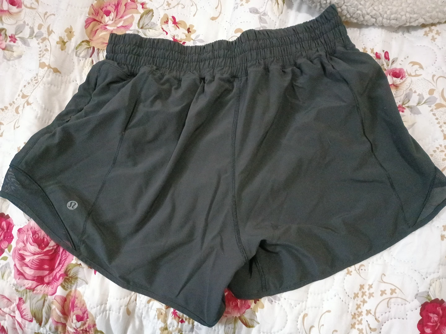 Lululemon Hotty Hot Low-Rise Lined Shorts - photo 3