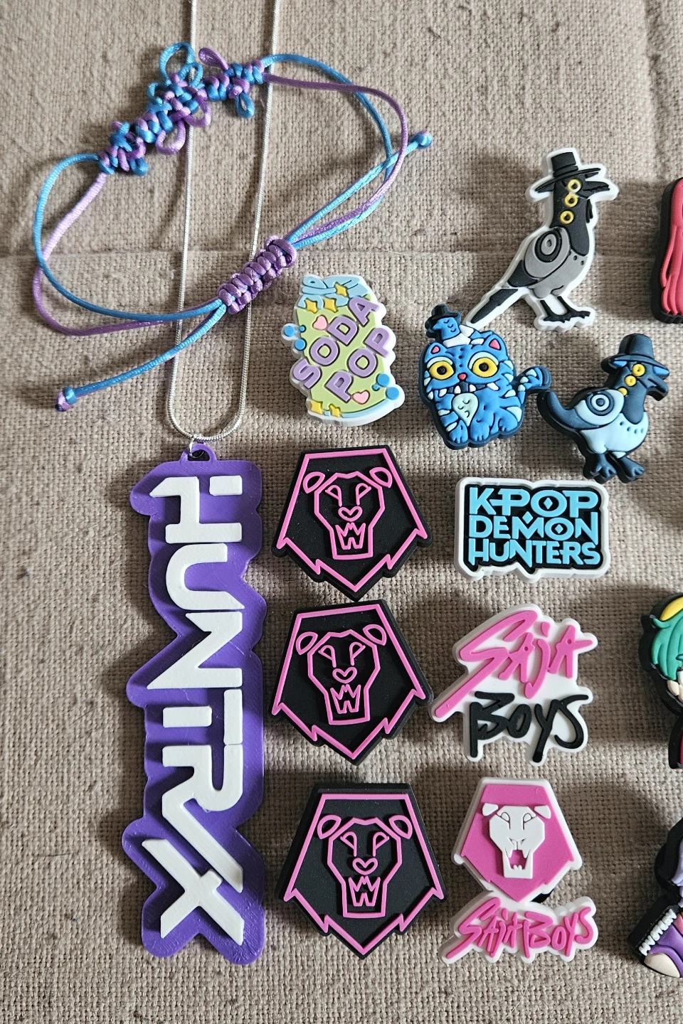 K-Pop Demon Hunters Shoe Charms & Necklace Set - photo 2