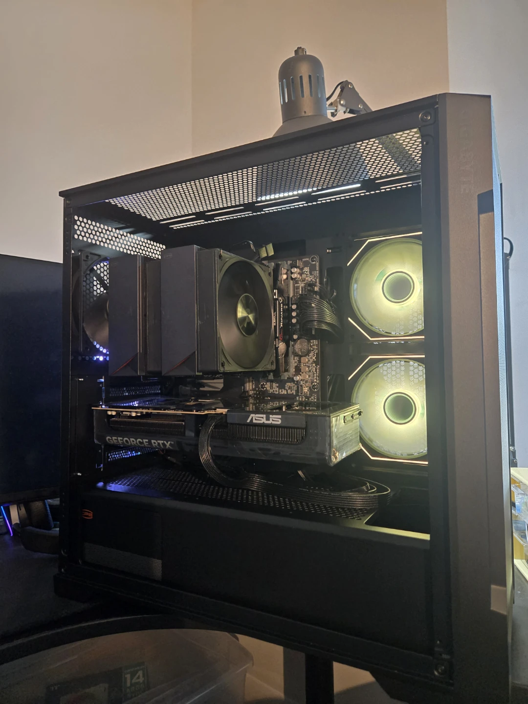 Brand new am5 gaming pc with 5070 12g