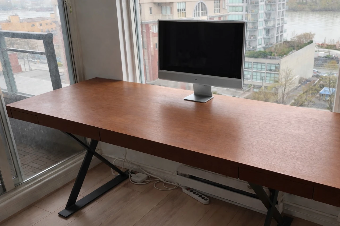 Tokyo Desk