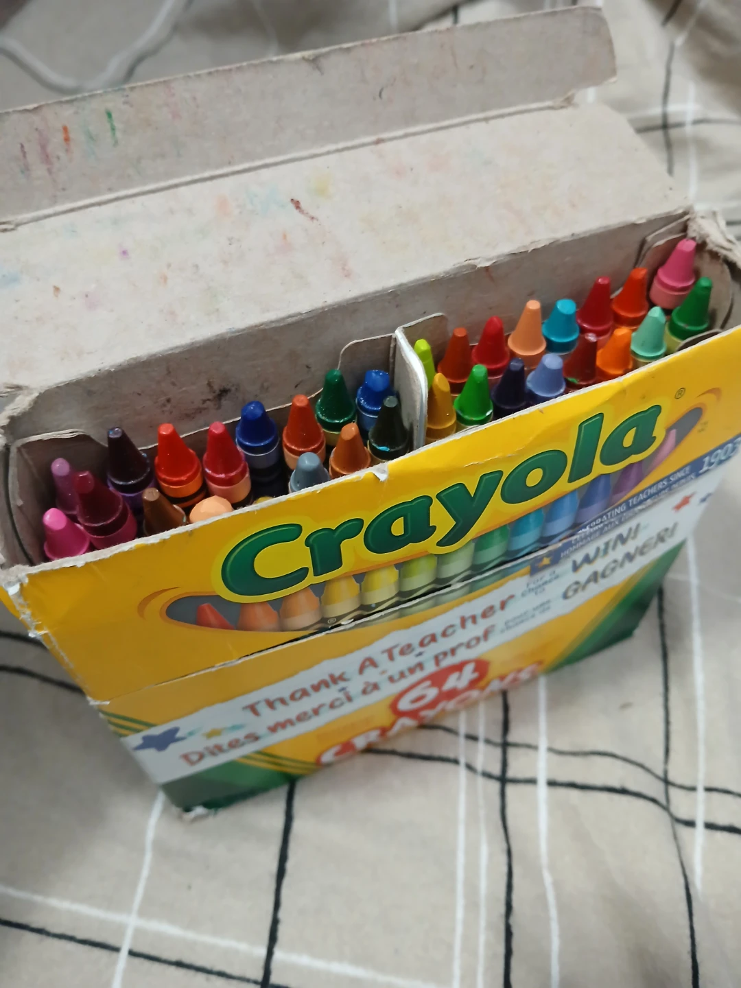 Crayola 64 Crayons Box - photo 2