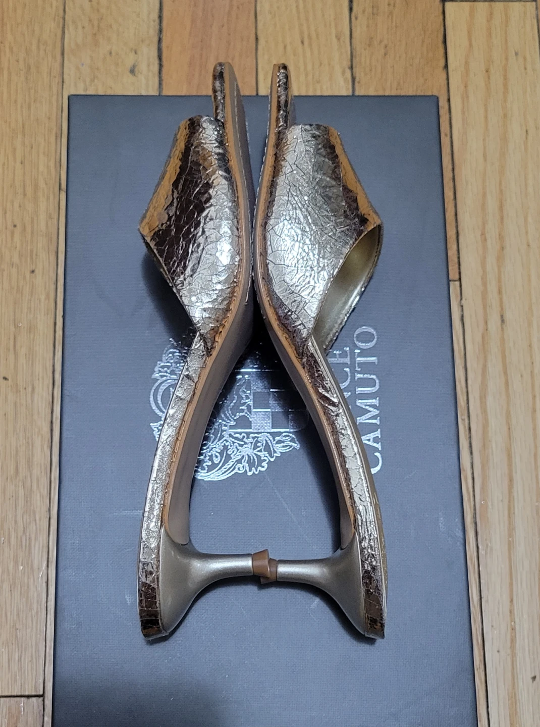 Vince Camuto Women's Gold Crackled Textured Mules - Size 6.5M - photo 3
