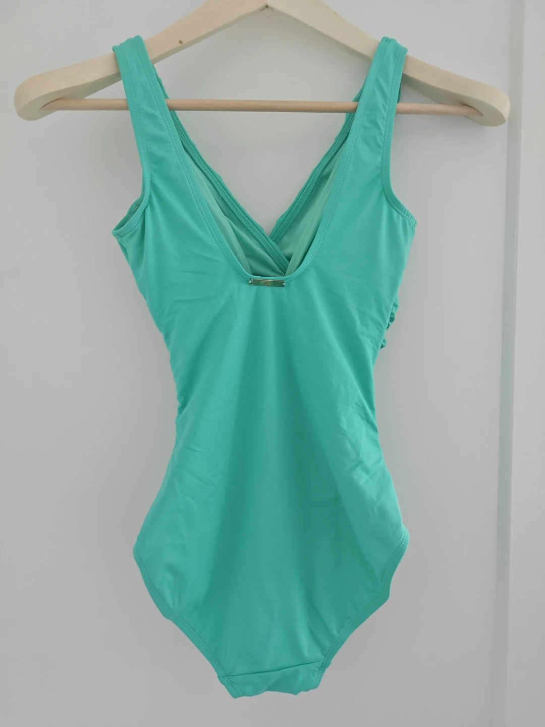 Ruffled low-neckline one-piece swimsuit - photo 2