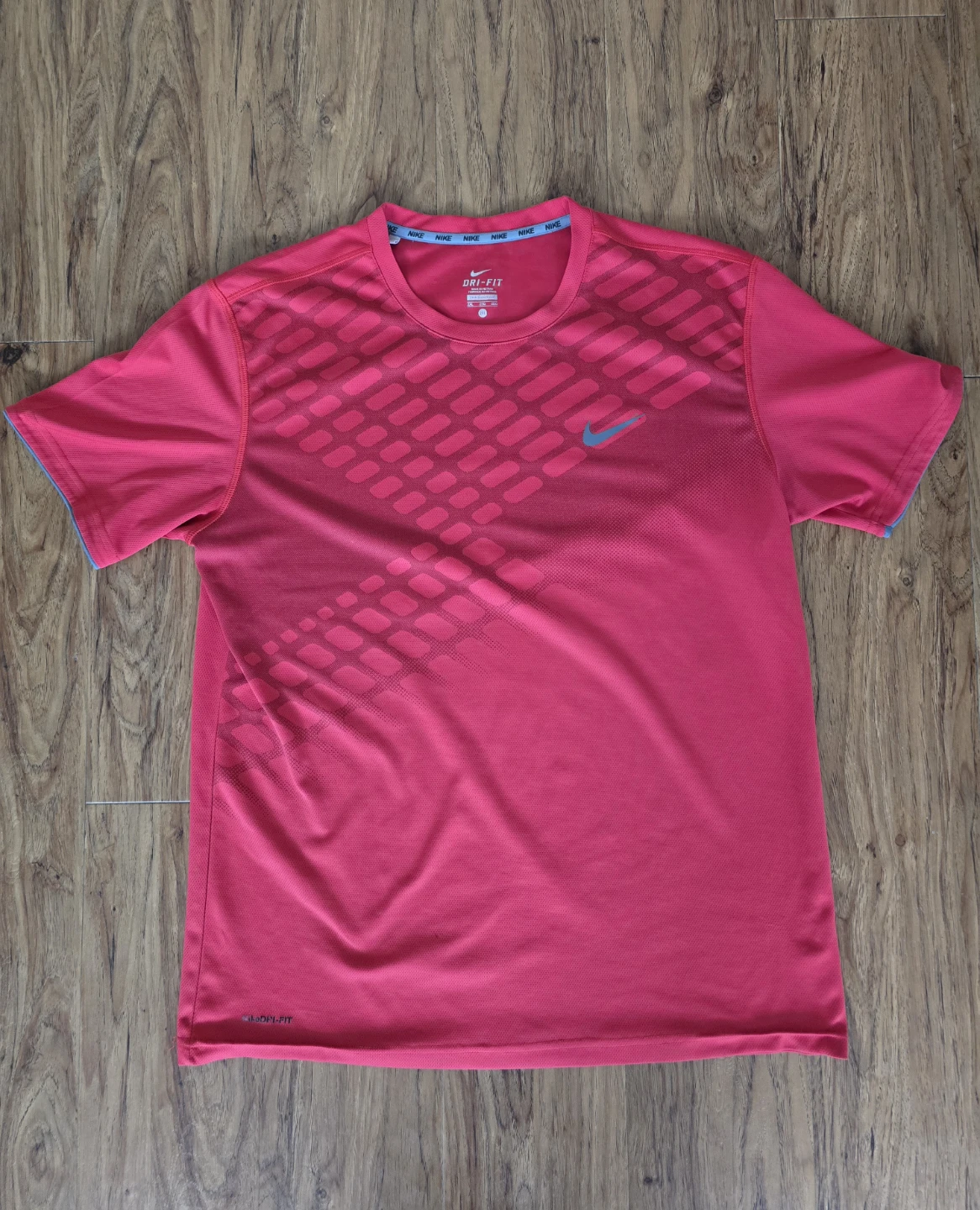 Nike Dri-FIT Red T-shirt - photo 2