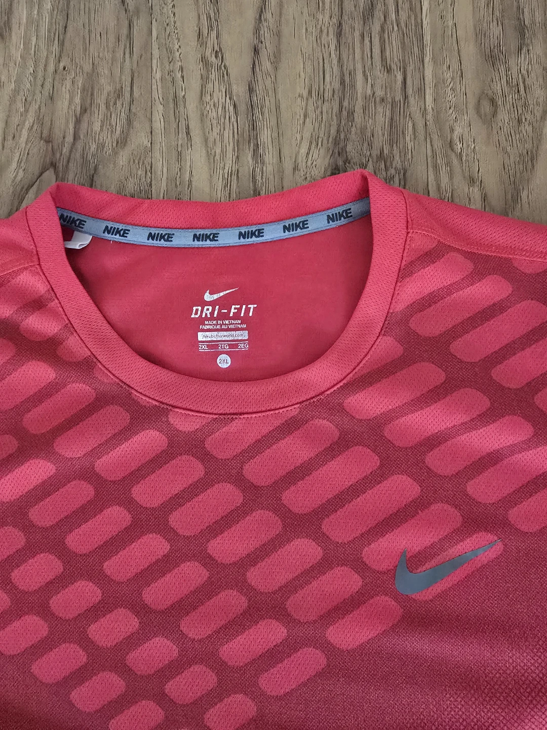 Nike Dri-FIT Red T-shirt - photo 3