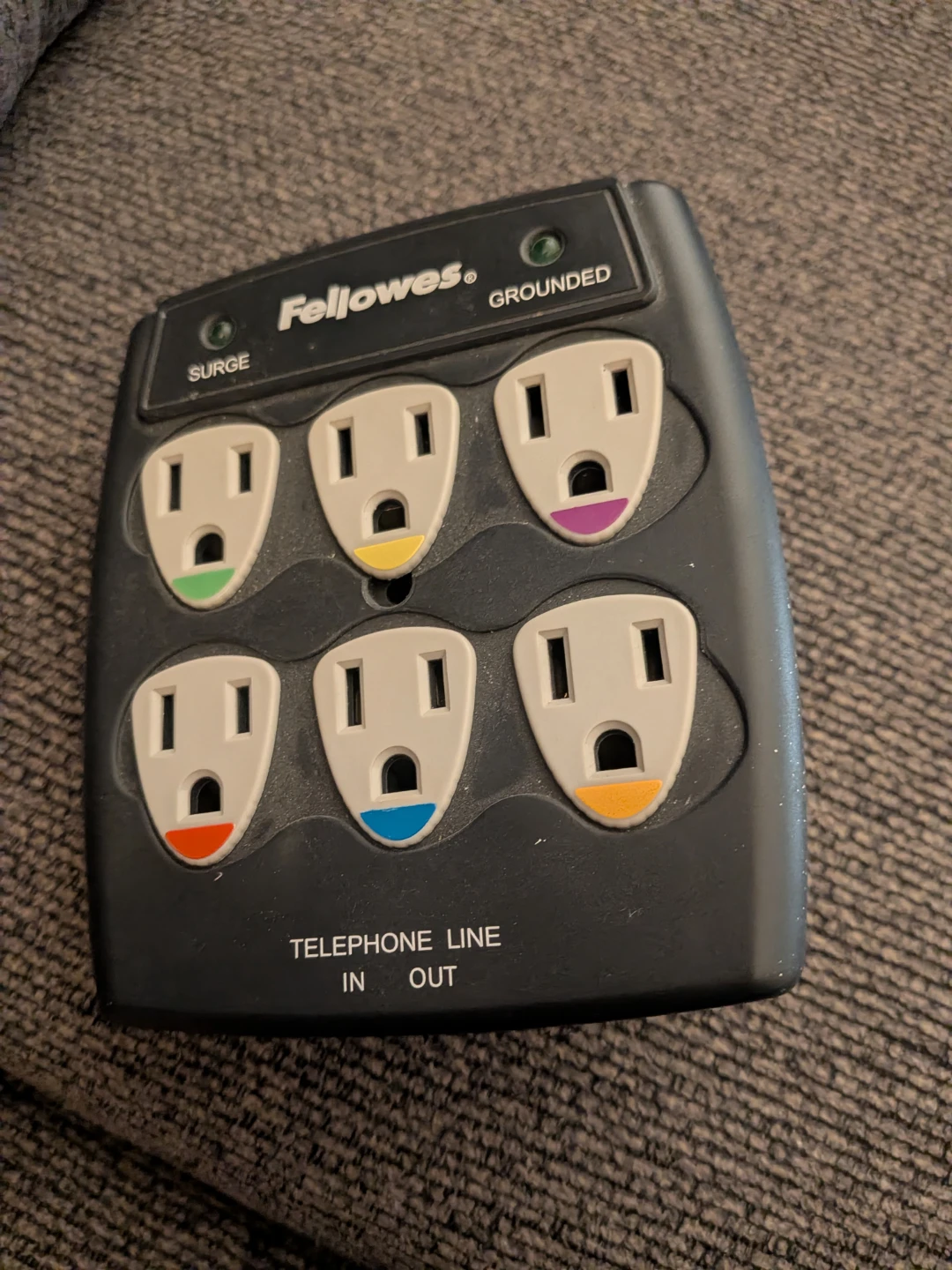 Fellowes 6-Outlet Wall Mount pick up in St Albert