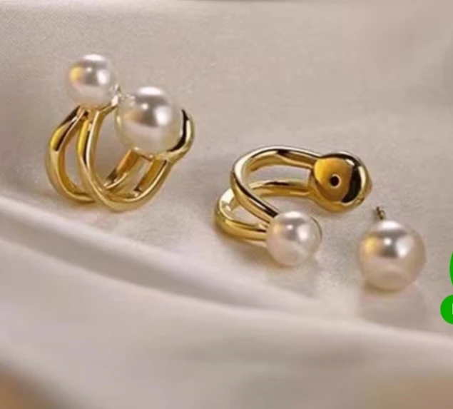 Pearl and Crystal Stud Earrings ( 4 set $7 ) - photo 2