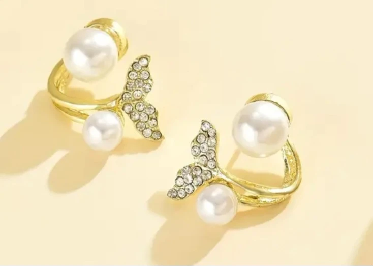Pearl and Crystal Stud Earrings ( 4 set $7 ) - photo 4