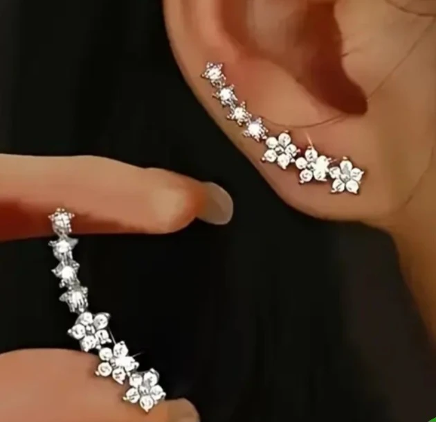 Pearl and Crystal Stud Earrings ( 4 set $7 ) - photo 5