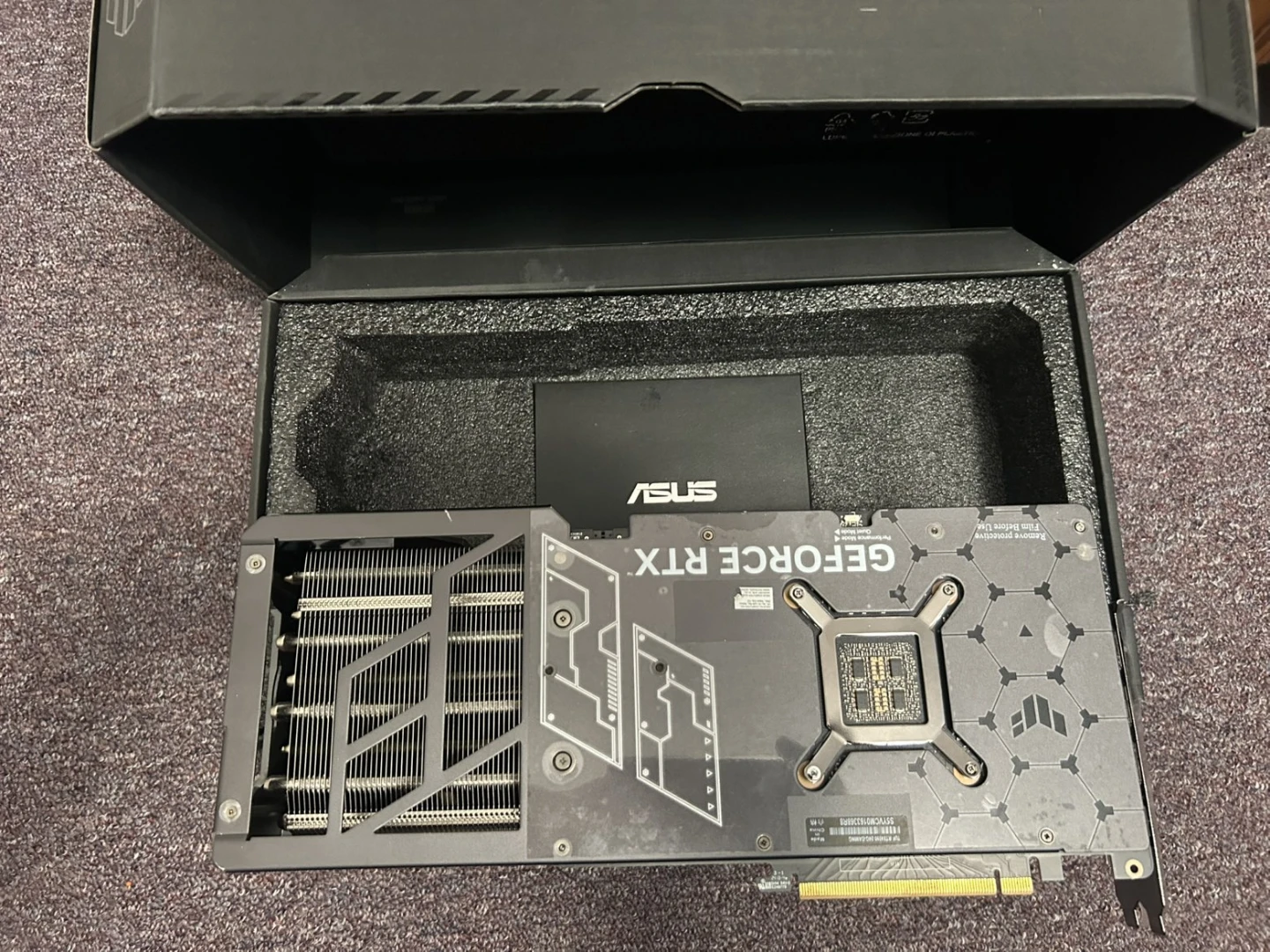 ASUS TUF Gaming GeForce RTX 4090 Graphics Card - photo 2