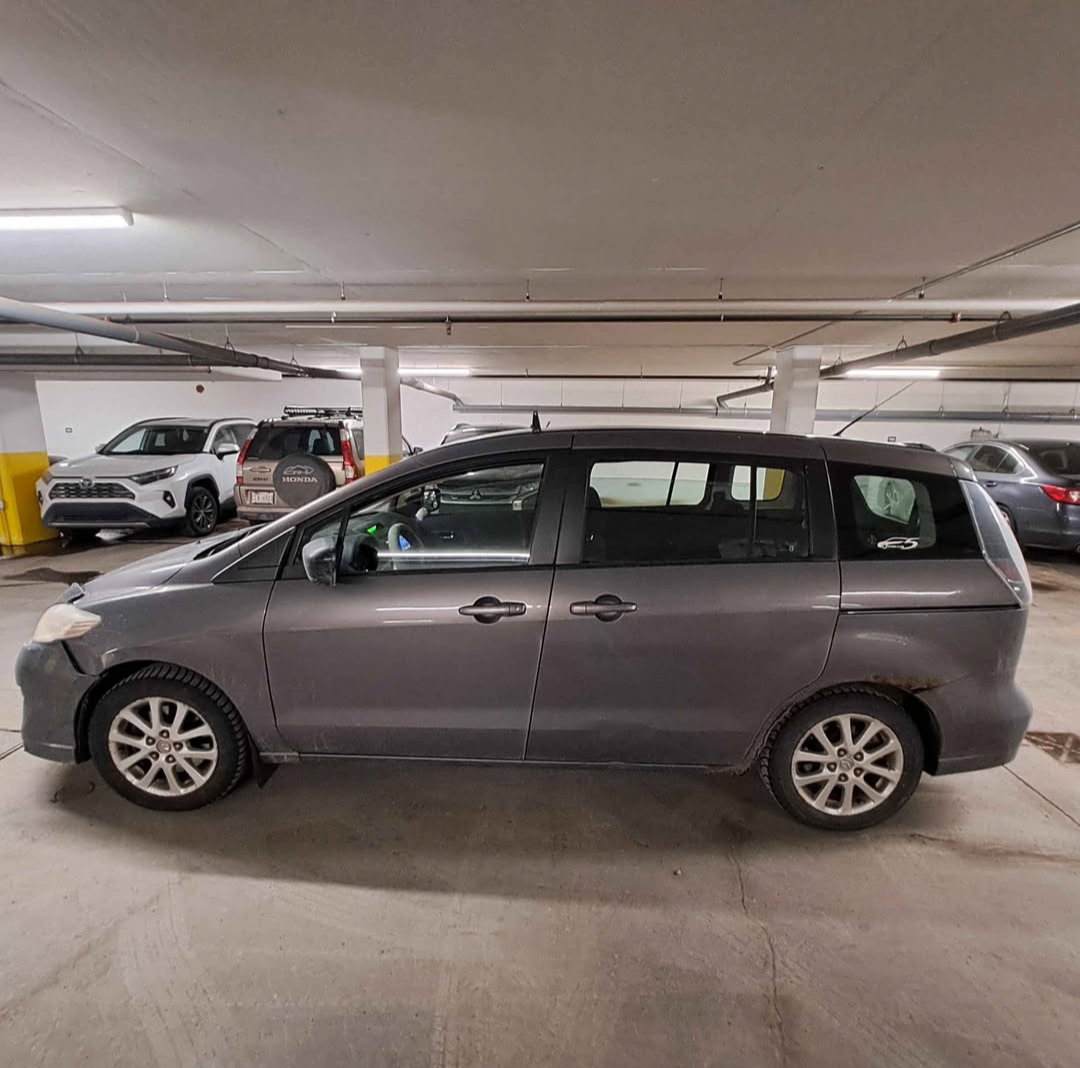 Mazda 5 Minivan - photo 2