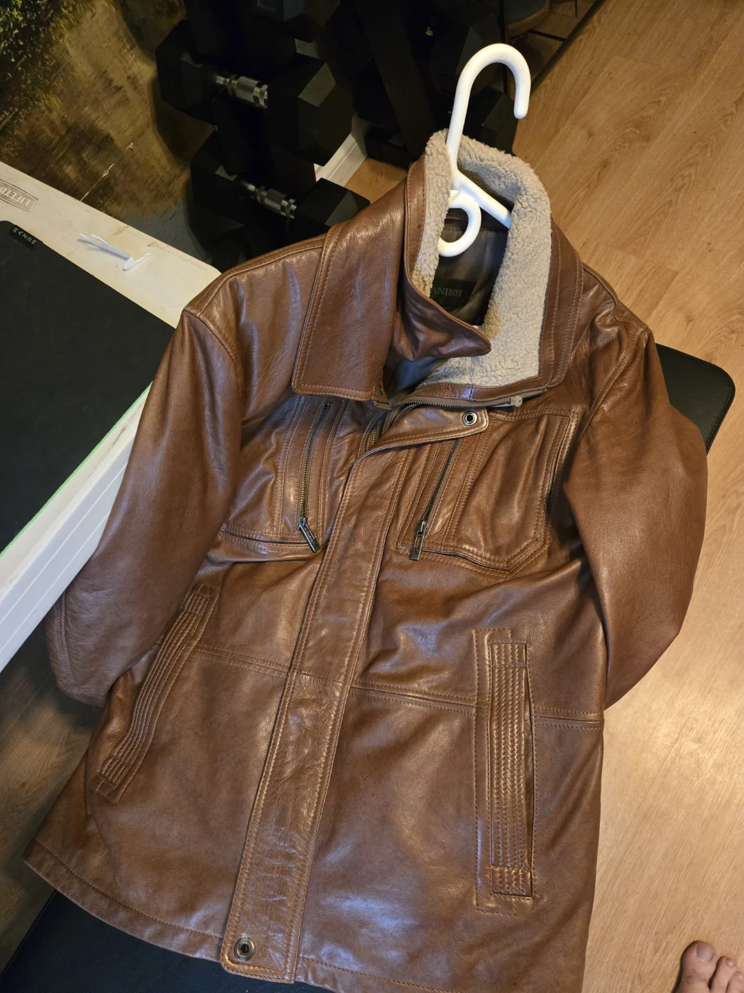 Danier Brown Leather Jacket with Shearling Collar - photo 3