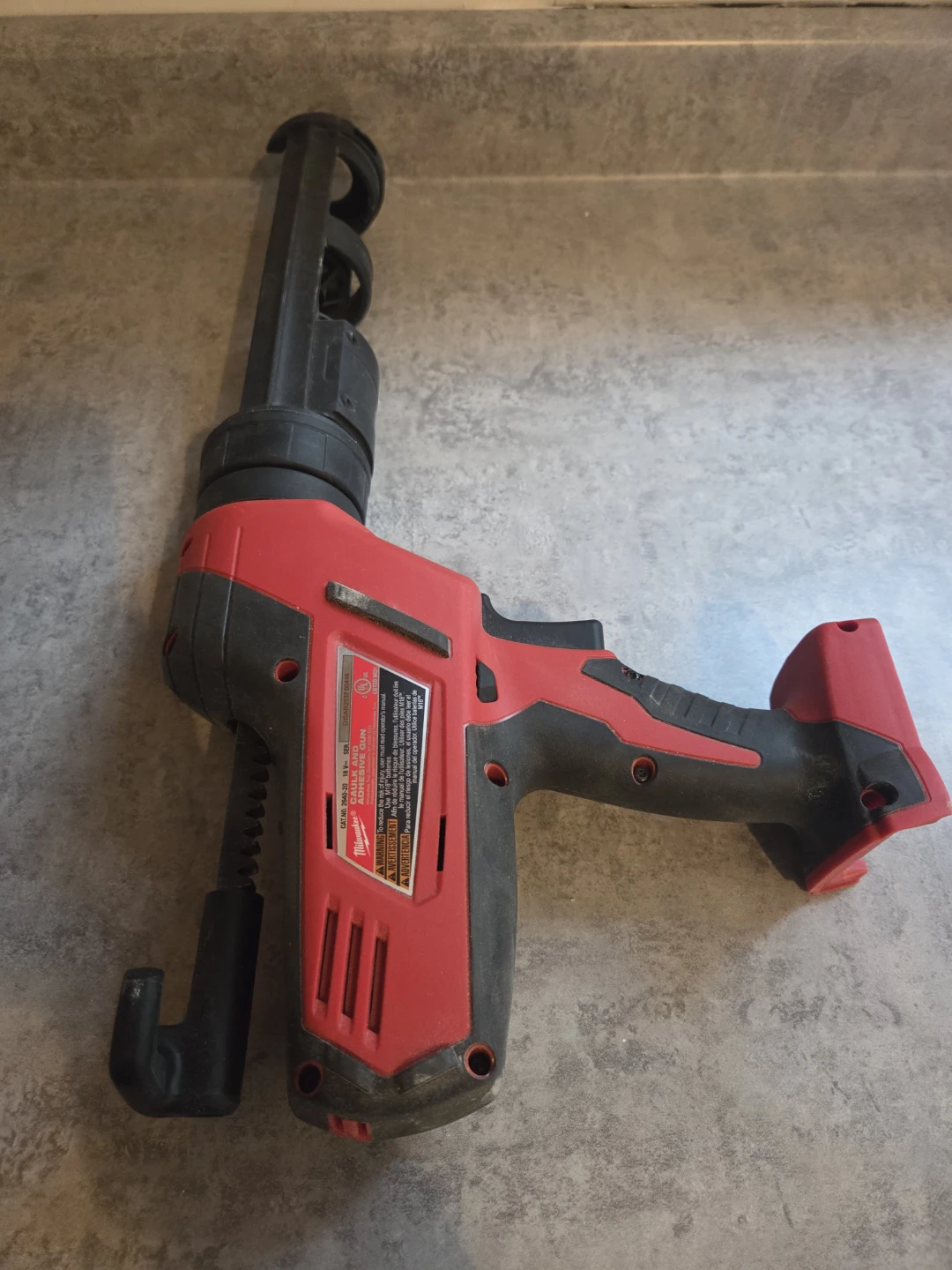 Milwaukee Cordless Caulk Gun - photo 3