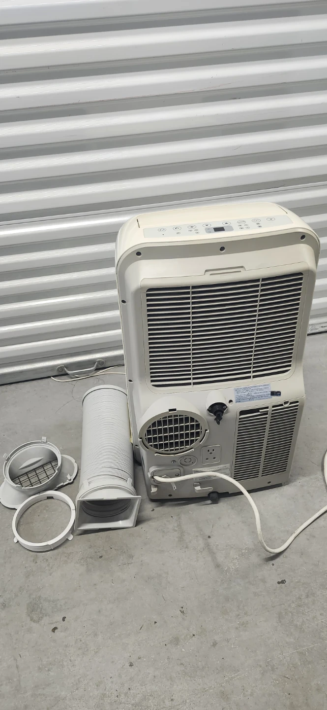 12000 BTU portable AC with hose - photo 2
