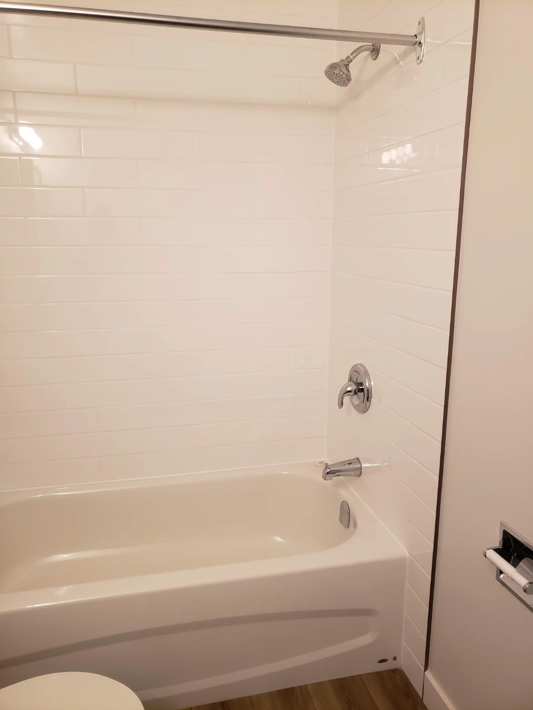 GORGEOUS 2 BEDROOM FOR RENT - photo 3