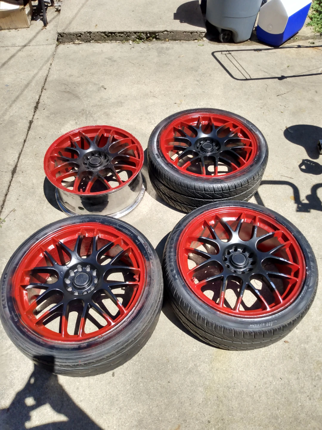 18s universal Set Red and Black rim Wheels.Se Habla Espanol