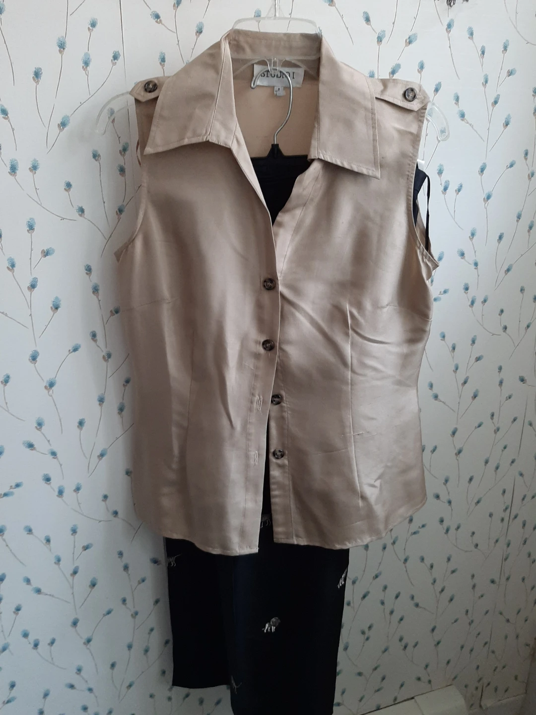 Capri and sleeveless shirt set  Size 8 - photo 2